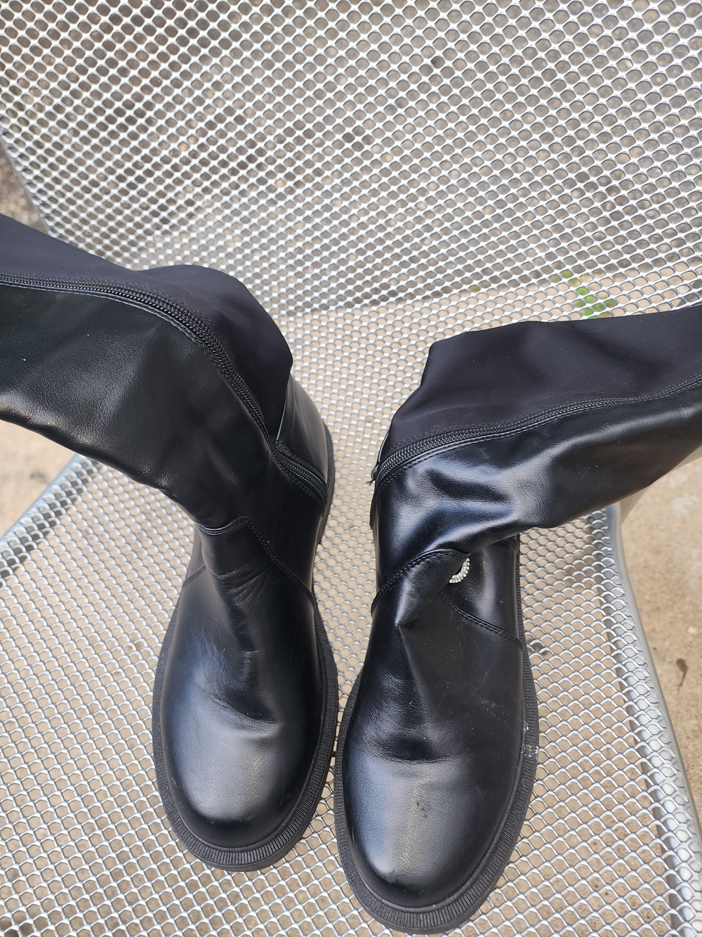Rouge! Women's Over-the-Knee Black Leather Boots